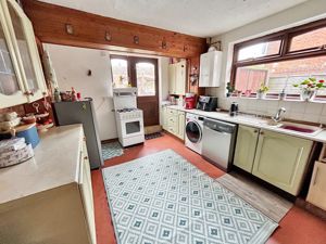 Kitchen- click for photo gallery